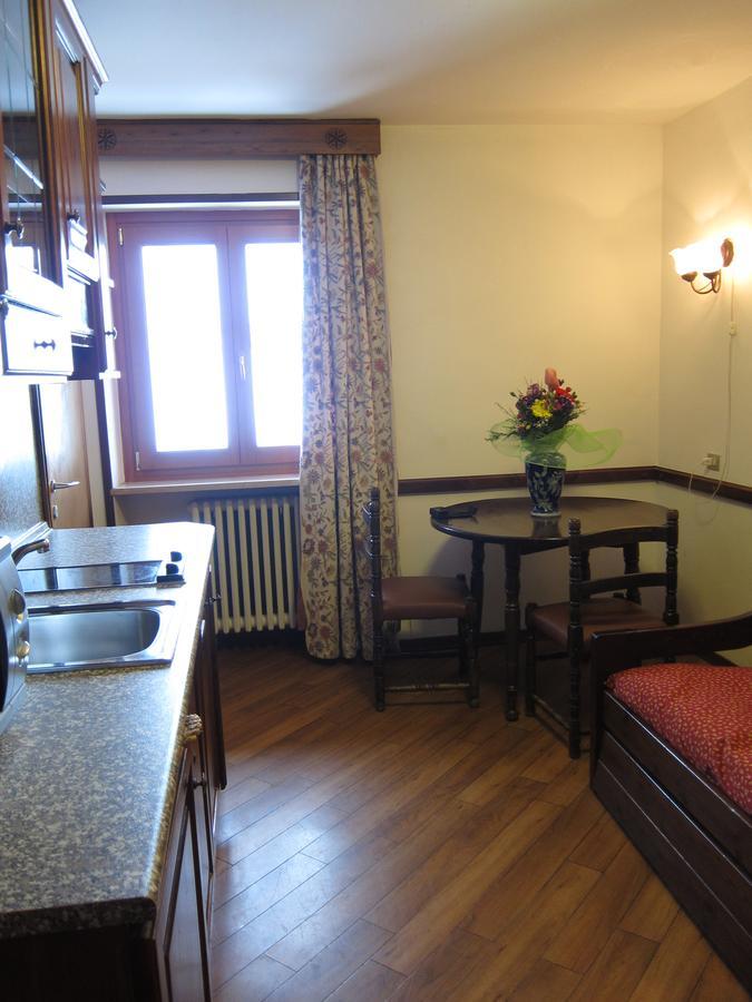 Residence Castelli เบรยล์-แชร์วิเนีย ภายนอก รูปภาพ