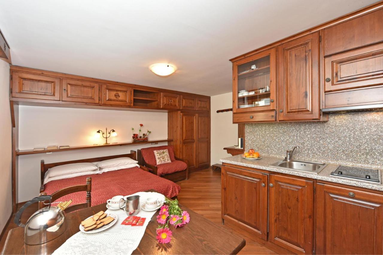 Residence Castelli เบรยล์-แชร์วิเนีย ภายนอก รูปภาพ